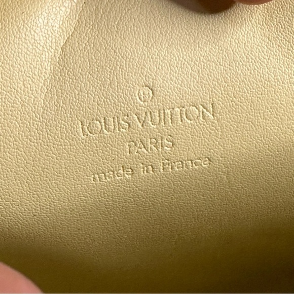 LOUIS VUITTON vernis beltbag / bumbag in mustard - Picture 11 of 17